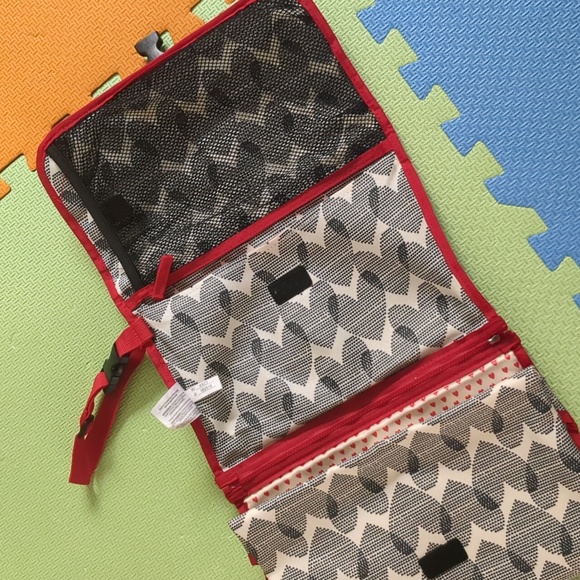 Skip Hop Pronto Changing Station mat-to-go ❤️🖤 - Picture 2 of 5